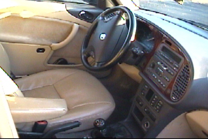 1999 Saab 9-3 interior 1